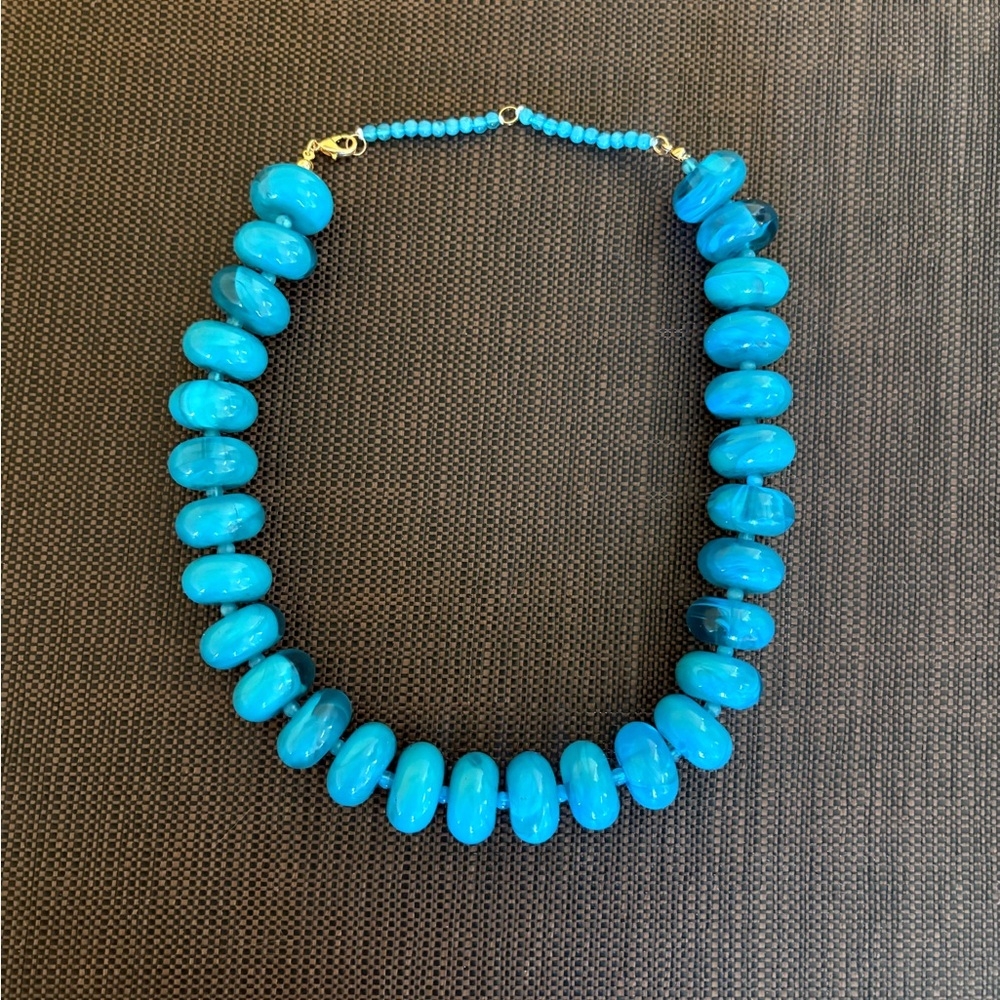 New Elegant Turquoise Blue Statement Beaded Resin Necklace - Picture 6 of 13